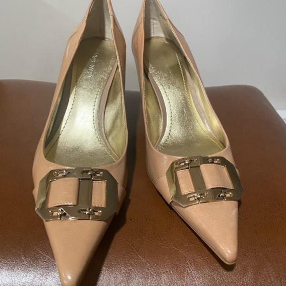 Nine West, size 10, nude color, 3” heel